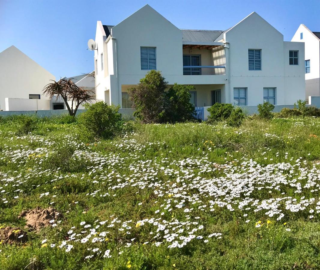 Perfect 10 - 10 To 13 Sleeper Luxury Holiday Home Breakage Deposit Of R2500 Per Weekend Lease Langebaan Esterno foto