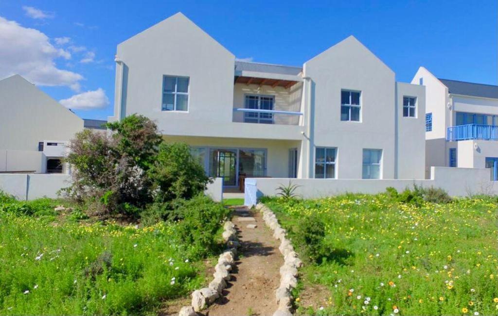 Perfect 10 - 10 To 13 Sleeper Luxury Holiday Home Breakage Deposit Of R2500 Per Weekend Lease Langebaan Esterno foto
