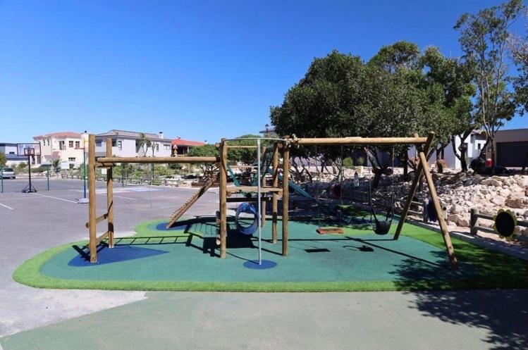 Perfect 10 - 10 To 13 Sleeper Luxury Holiday Home Breakage Deposit Of R2500 Per Weekend Lease Langebaan Esterno foto