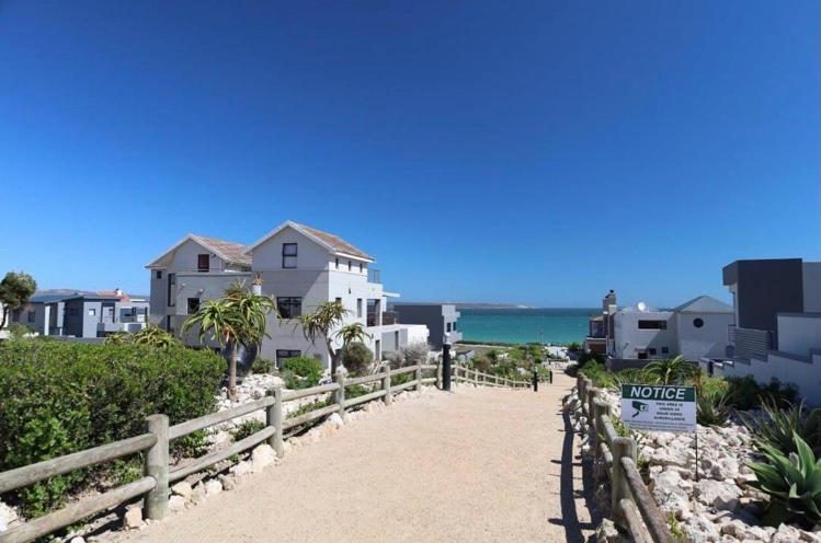 Perfect 10 - 10 To 13 Sleeper Luxury Holiday Home Breakage Deposit Of R2500 Per Weekend Lease Langebaan Esterno foto
