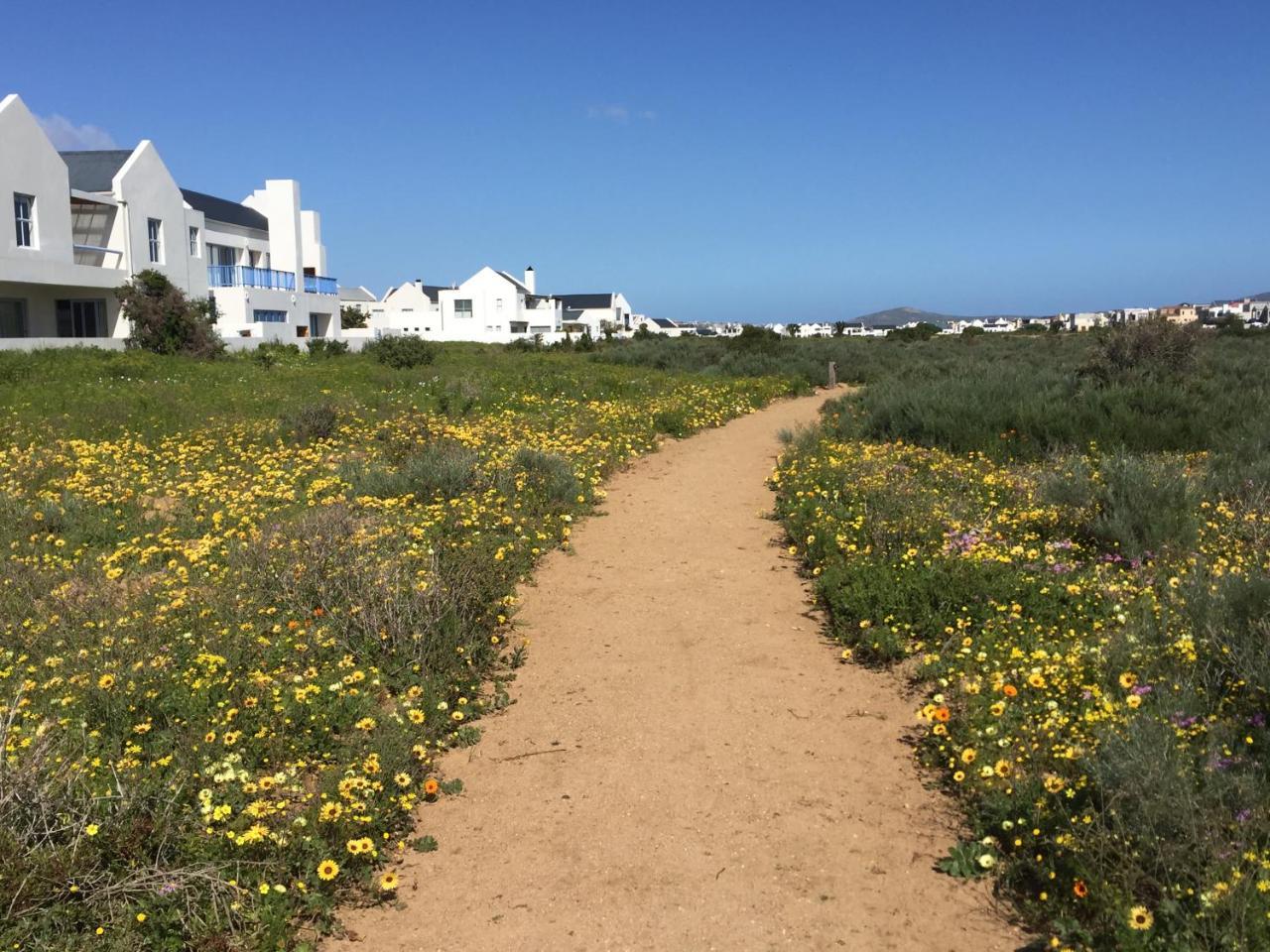 Perfect 10 - 10 To 13 Sleeper Luxury Holiday Home Breakage Deposit Of R2500 Per Weekend Lease Langebaan Esterno foto