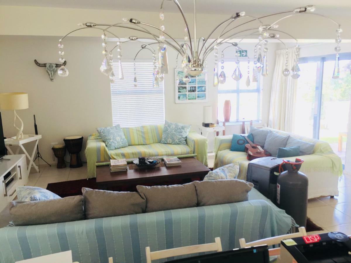 Perfect 10 - 10 To 13 Sleeper Luxury Holiday Home Breakage Deposit Of R2500 Per Weekend Lease Langebaan Esterno foto