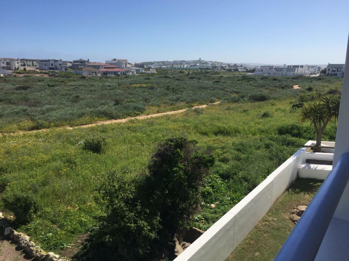 Perfect 10 - 10 To 13 Sleeper Luxury Holiday Home Breakage Deposit Of R2500 Per Weekend Lease Langebaan Esterno foto