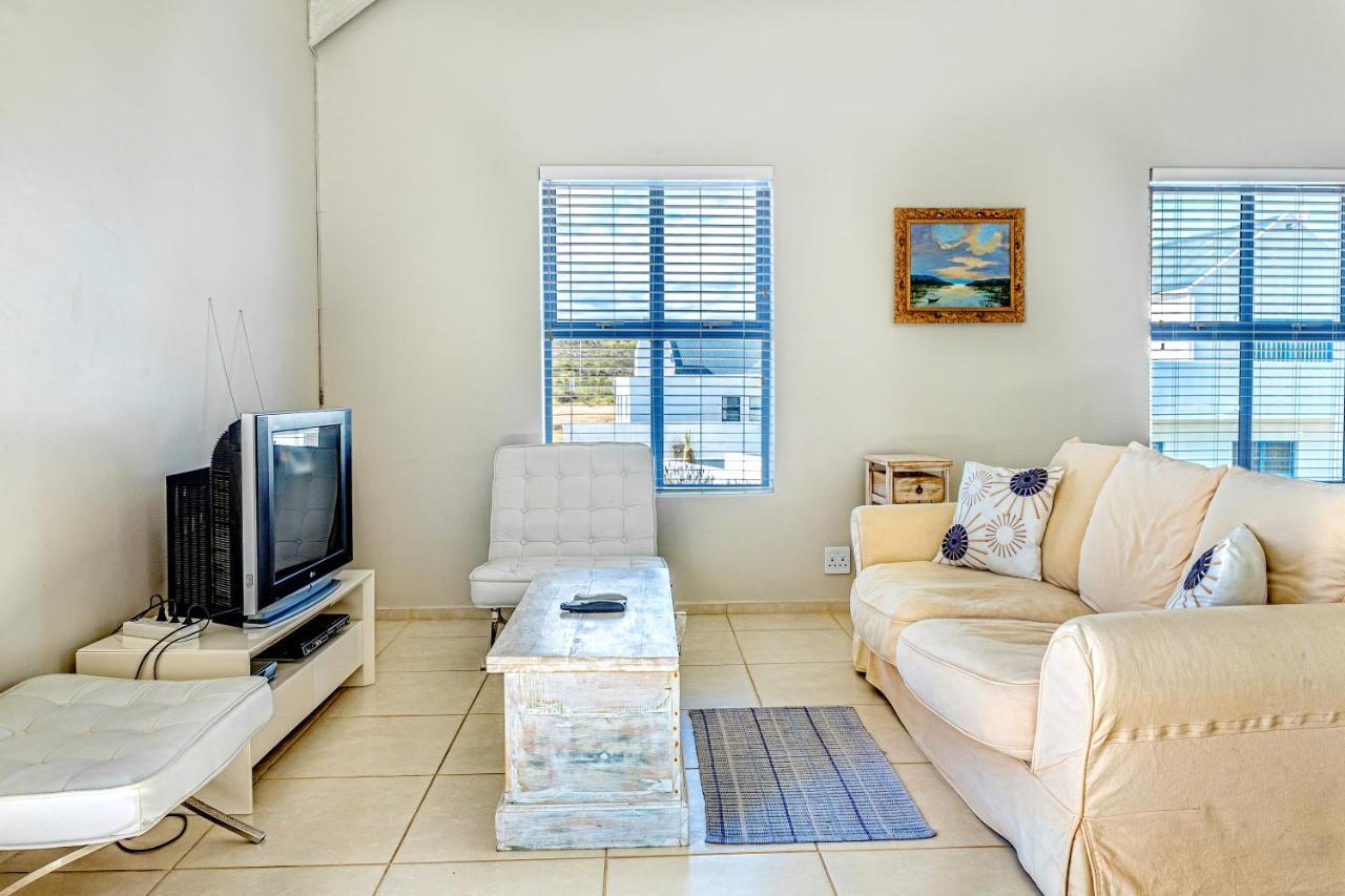 Perfect 10 - 10 To 13 Sleeper Luxury Holiday Home Breakage Deposit Of R2500 Per Weekend Lease Langebaan Esterno foto